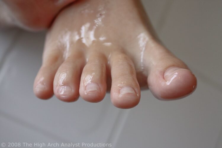 gloss feet 6
