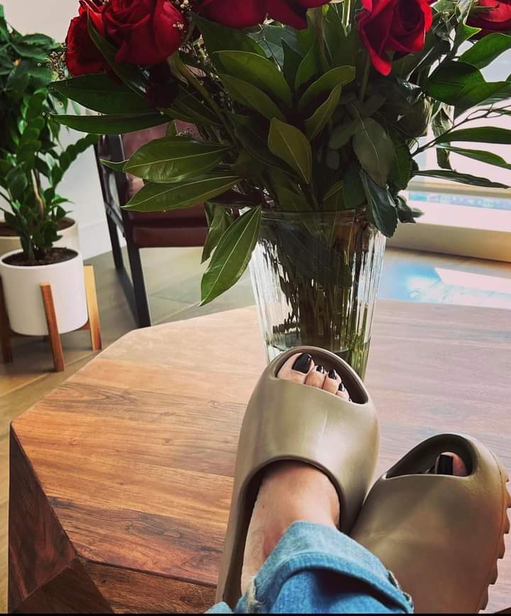 goldie taylor feet 1