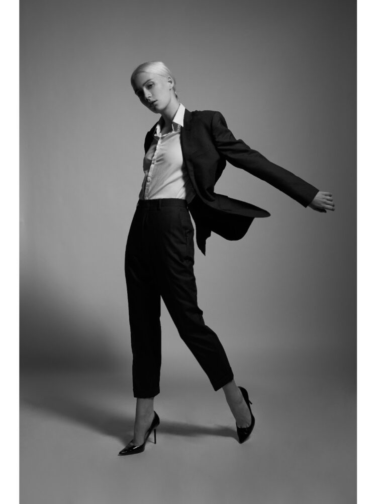 grace gardiner feet 4