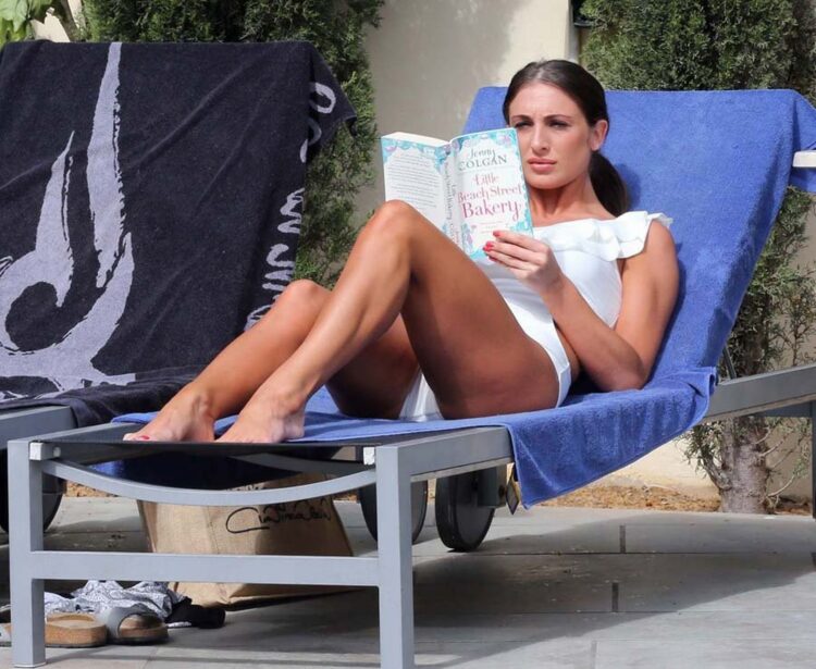 grace kousoulou feet 4