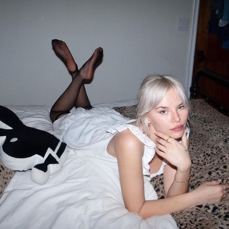 grace mckagan feet 1