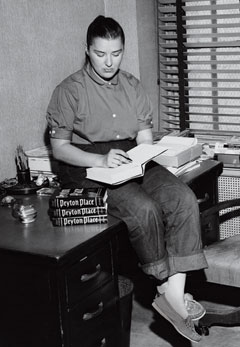 grace metalious feet 1