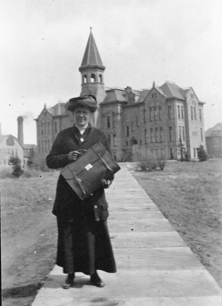 grace raymond hebard feet 3