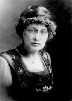 grace raymond hebard feet 6