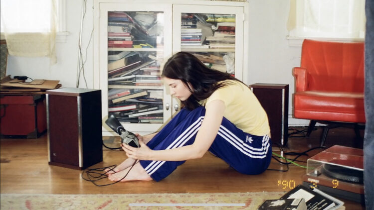 gracie abrams feet 3