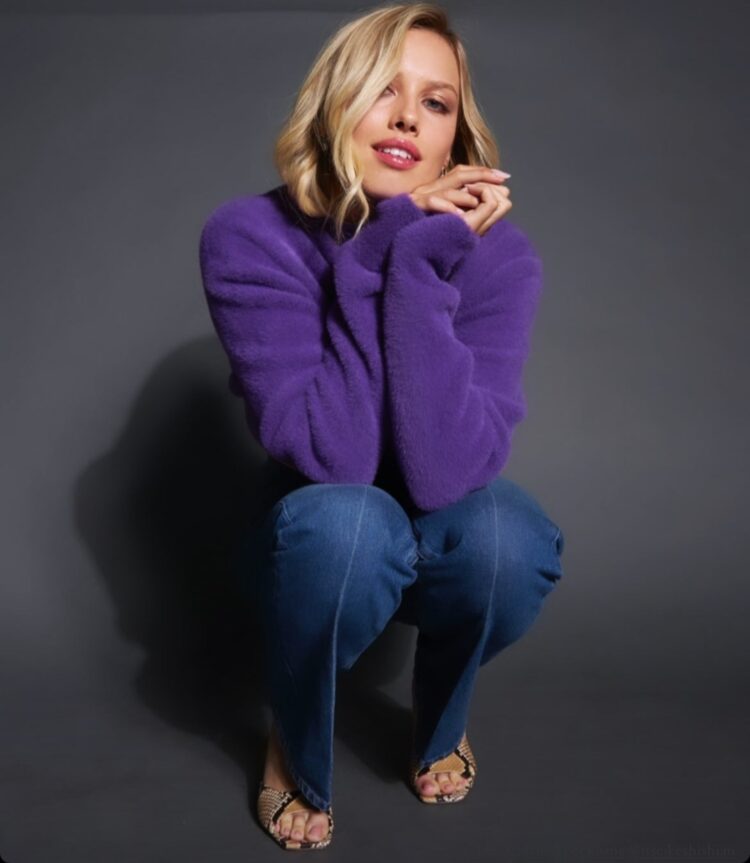 gracie dzienny feet 5