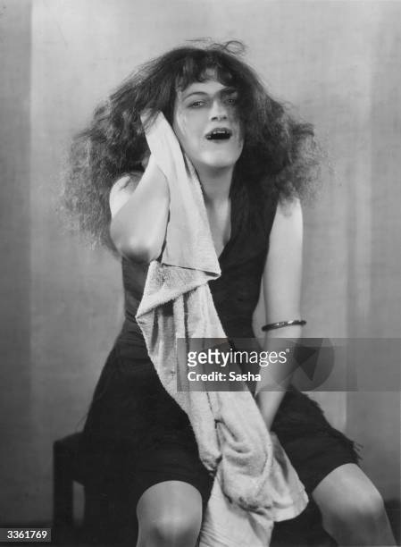 gracie fields feet 2