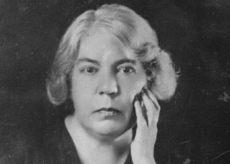 grazia deledda feet 3