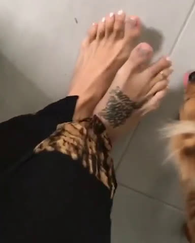 greeicy feet