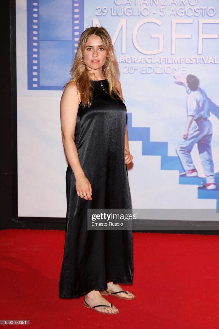 greta scarano feet 4