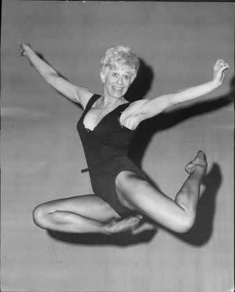 gretchen wyler feet 3