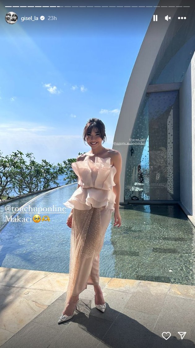 gritte agatha feet 4