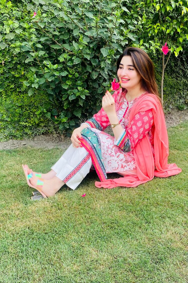 gul panra feet 5