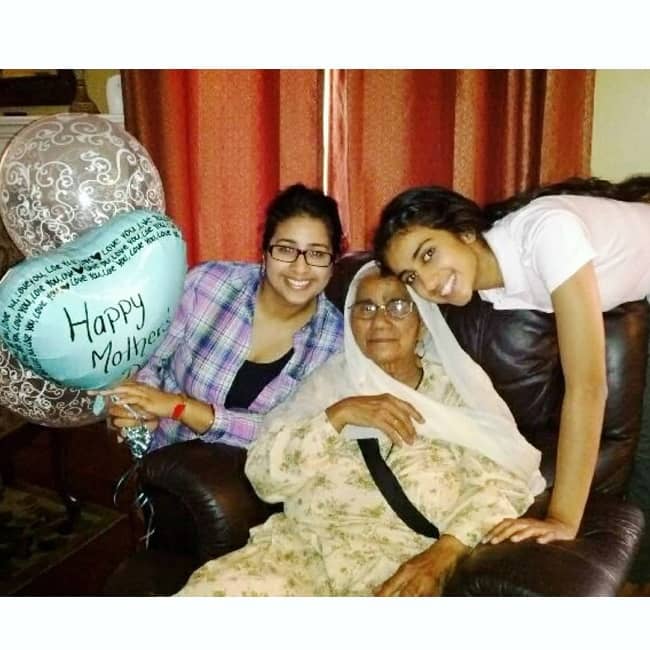 gurkiran kaur sidhu feet 2