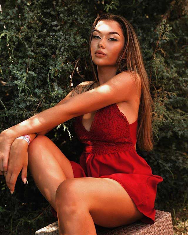 gwendolyn celine feet