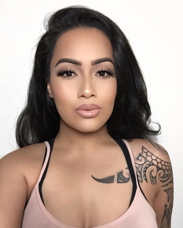 gwendolyn laumatia feet 3