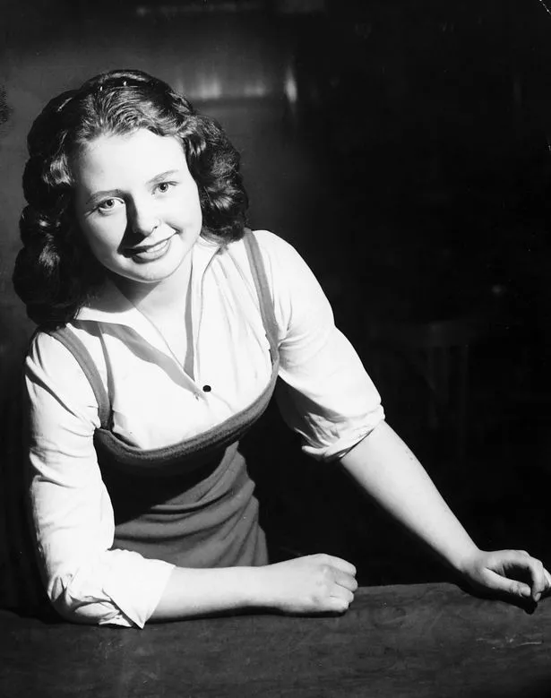 gwyneth guthrie feet 3