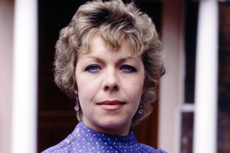 gwyneth powell feet 3