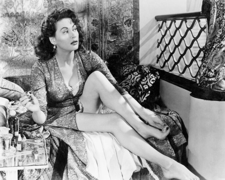 hadley hanson feet 3 scaled