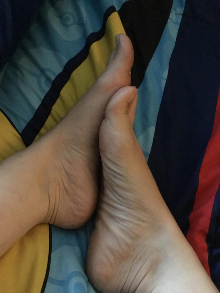 hailee huang xi feet 1