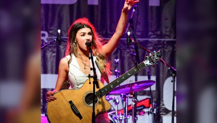 hailey benedict feet 6