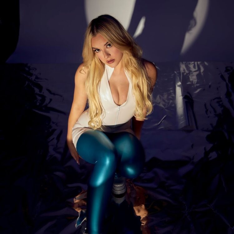 haley ireland messick feet 3