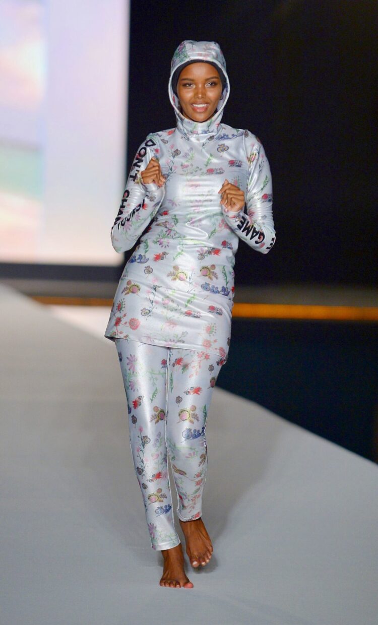 halima aden feet 4 scaled