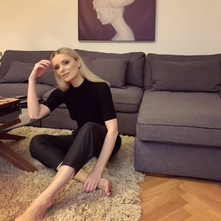 halina mlynkova feet