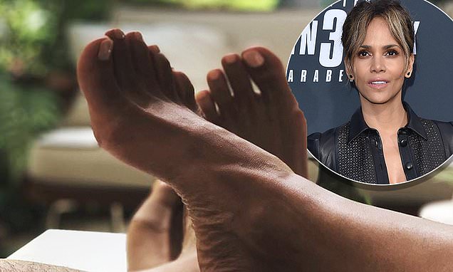 halle berry feet 2