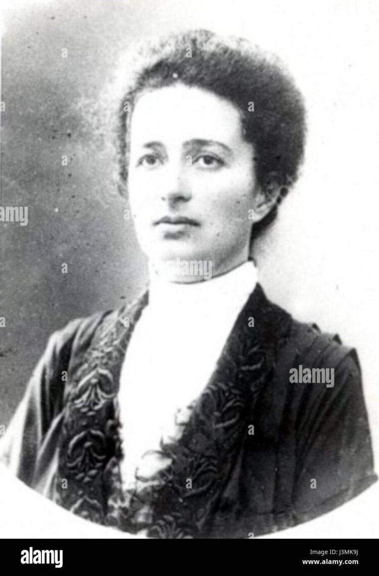 hamida javanshir feet 1