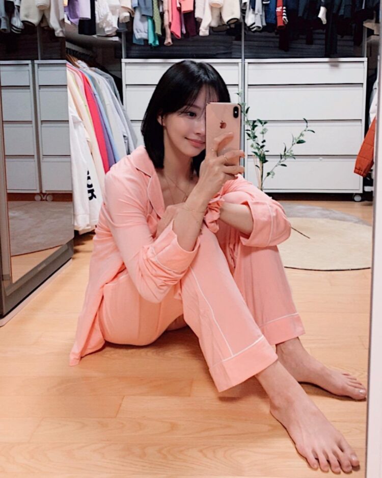 han bo reum feet 5
