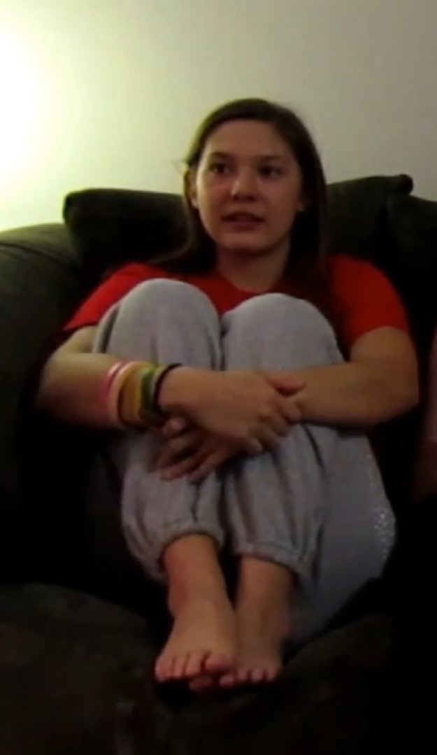 hana fandomreactions feet 3