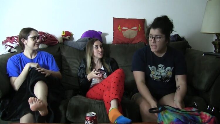 hana fandomreactions feet 5