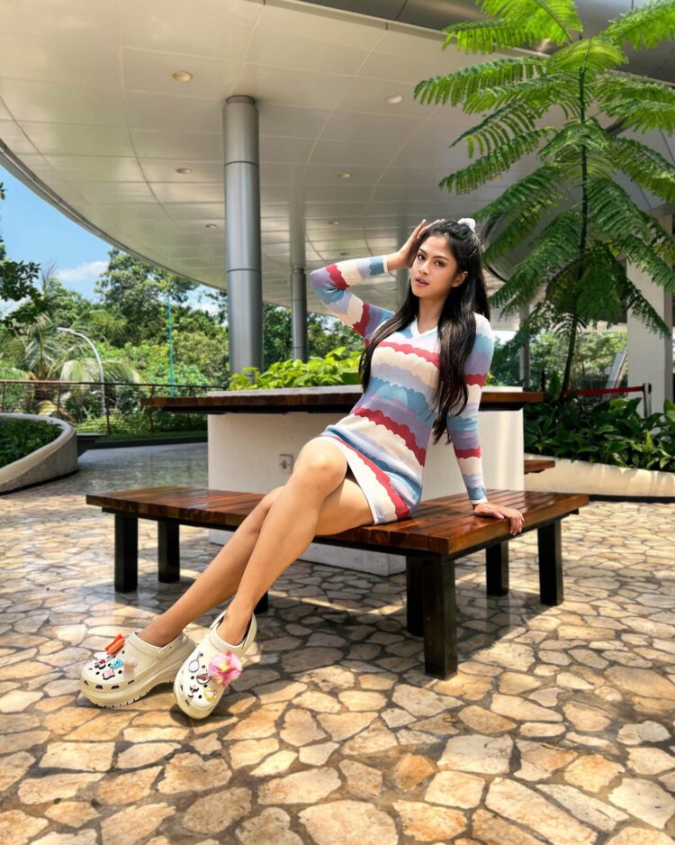 hana saraswati feet 2