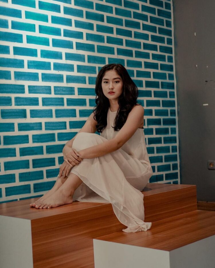 hana saraswati feet 5