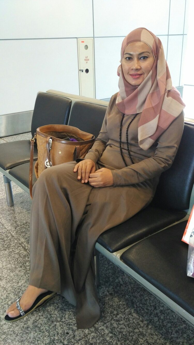 hana tajima feet 4