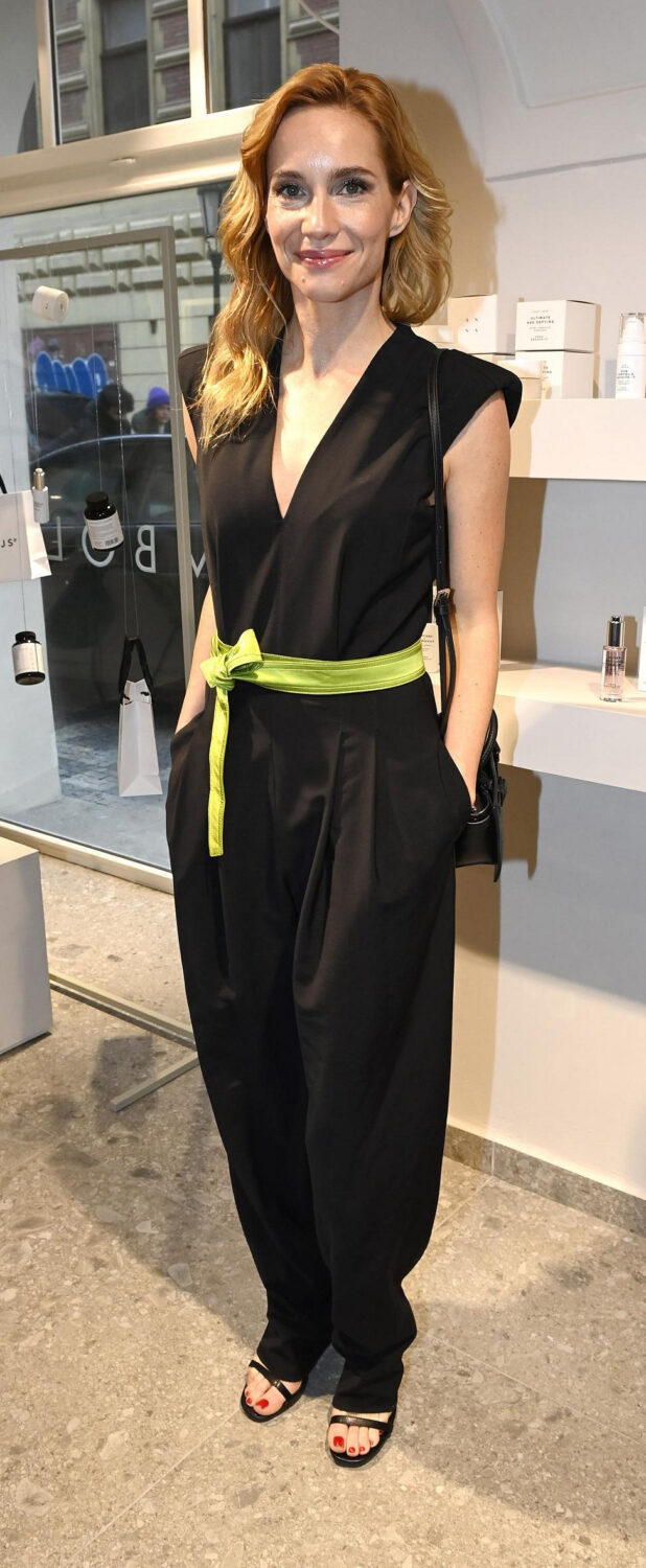 hana vagnerova feet 4