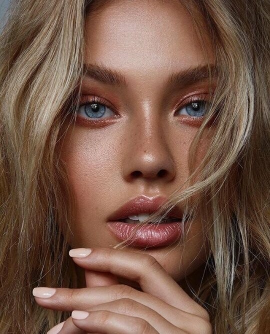 hanna edwinson feet 5