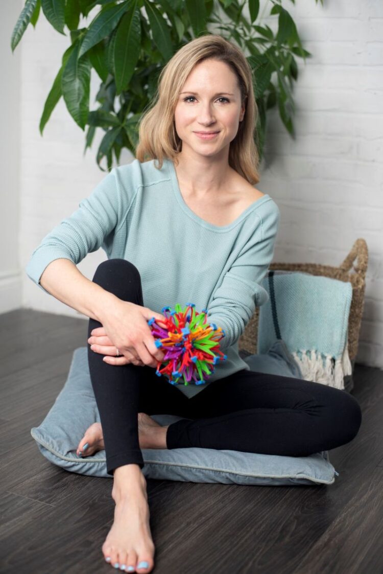 hanna thompson feet 4