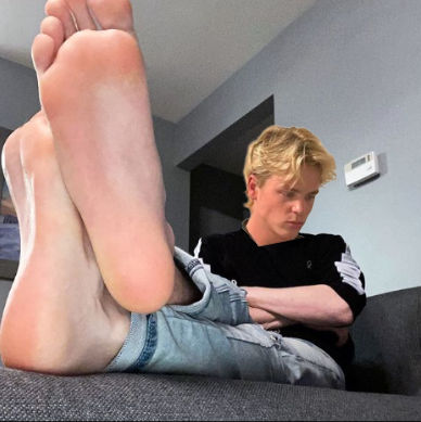 hanna wright feet 1