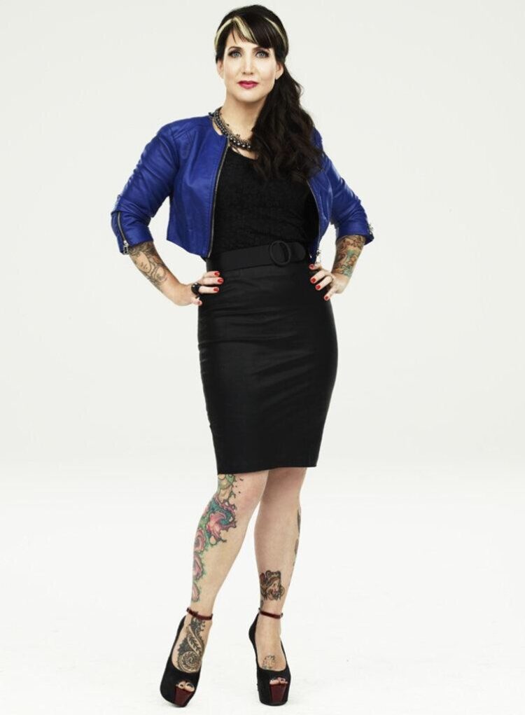 hannah aitchison feet 3