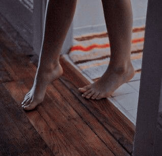 hannah baker feet 2