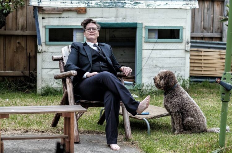 hannah gadsby feet 2