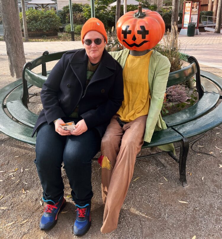 hannah gadsby feet 5