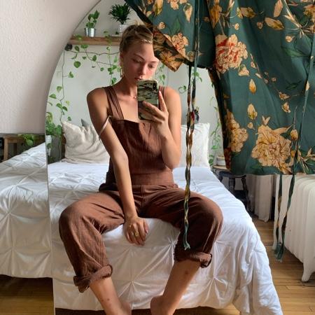 hannah lee duggan feet 3