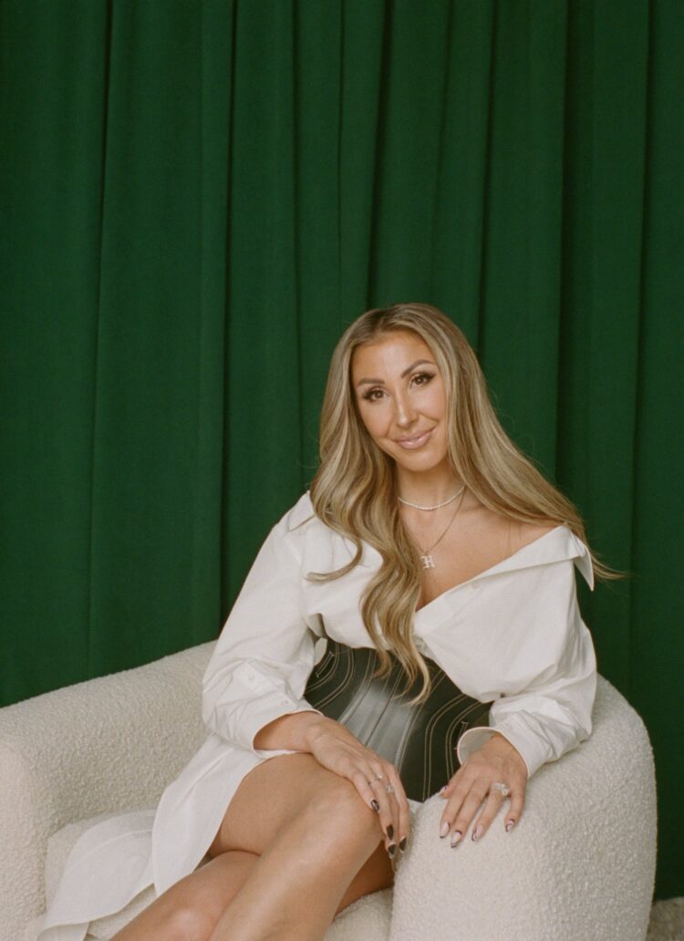 hannah lux davis feet 1