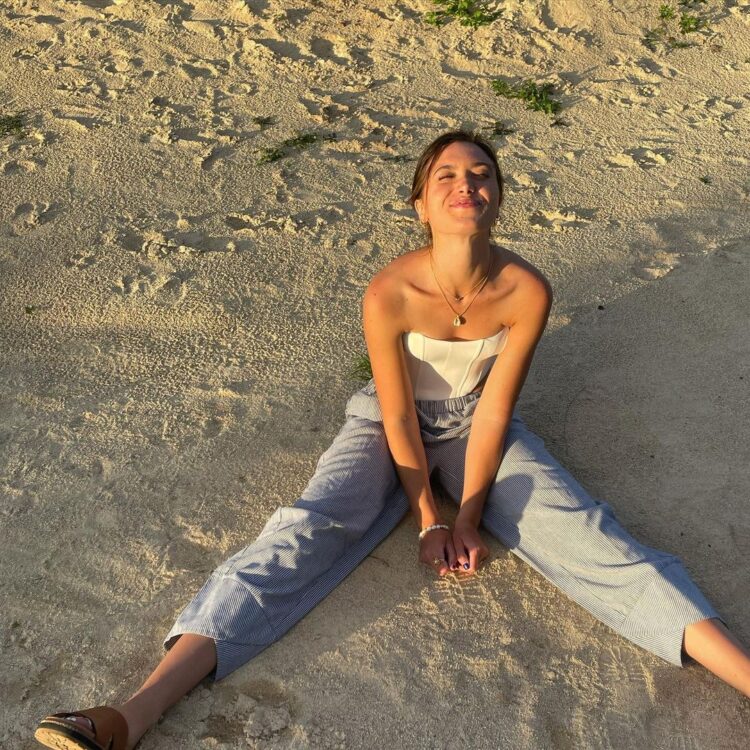 hannah meloche feet 5