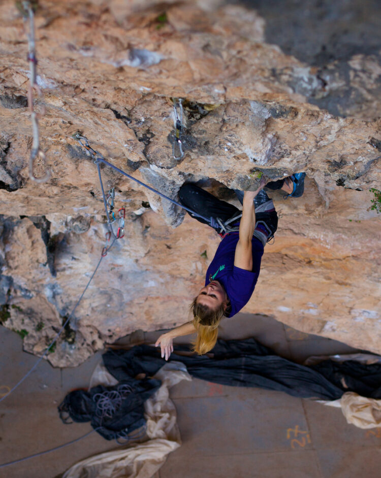 hannah midtbo feet 5