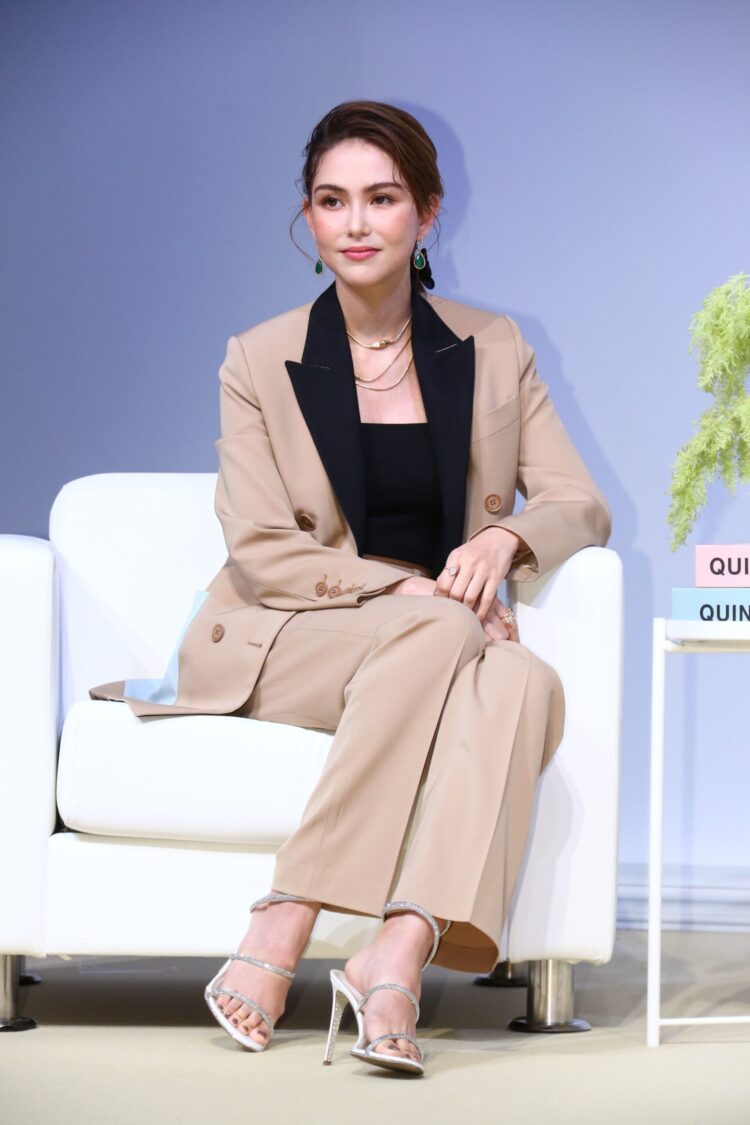 hannah quinlivan feet scaled
