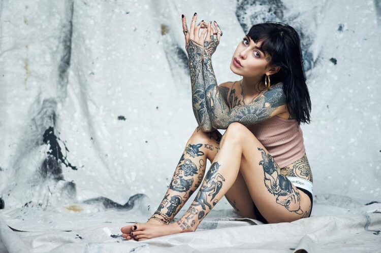 hannah snowdon feet 3
